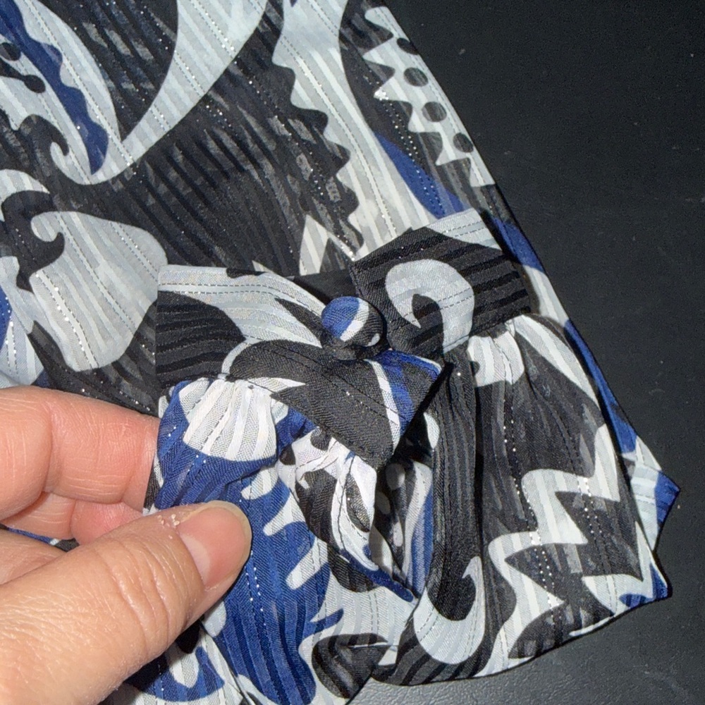 LOFT Women's Blue and Black Paisley Blouse with metallic sheen - Picture 6 of 9